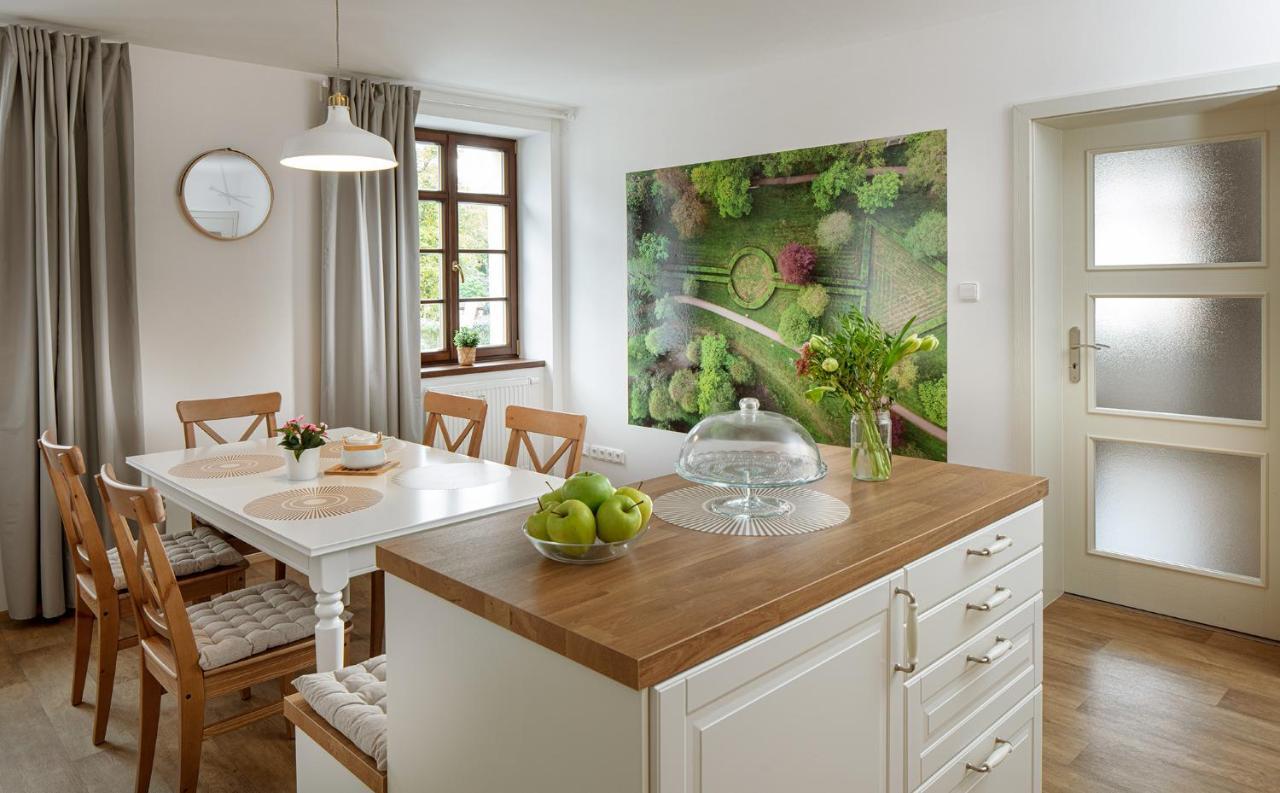 Apartmany Myslivna Ostrov  Εξωτερικό φωτογραφία